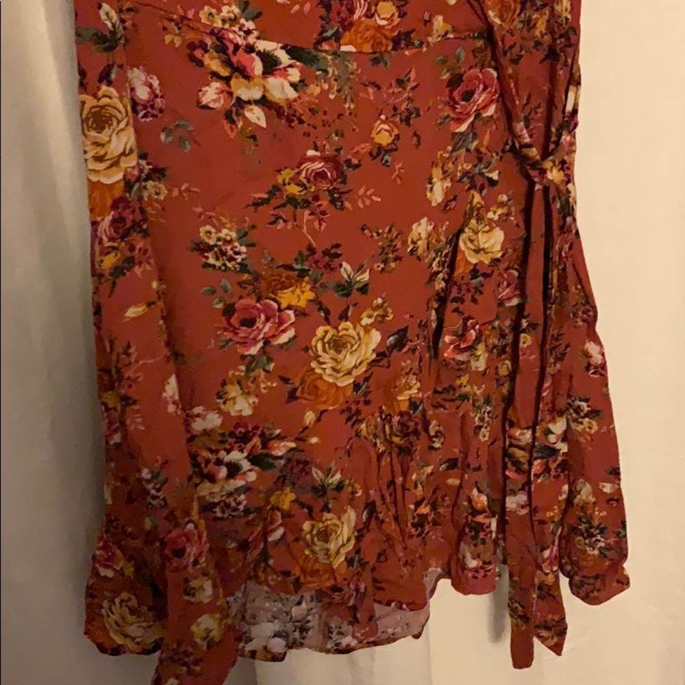 NEVER WORN TAG ON Dress - Picture 2 of 4